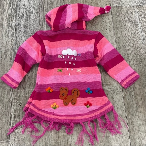 Peruvian Girls Nature Scene Pull Over Hooded Sweater - Picture 2 of 3